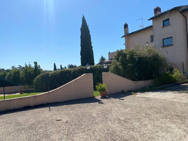 Appartamento in vendita a Roma RM