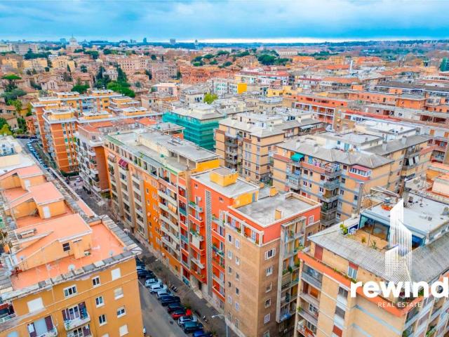 Appartamento in vendita a Roma RM