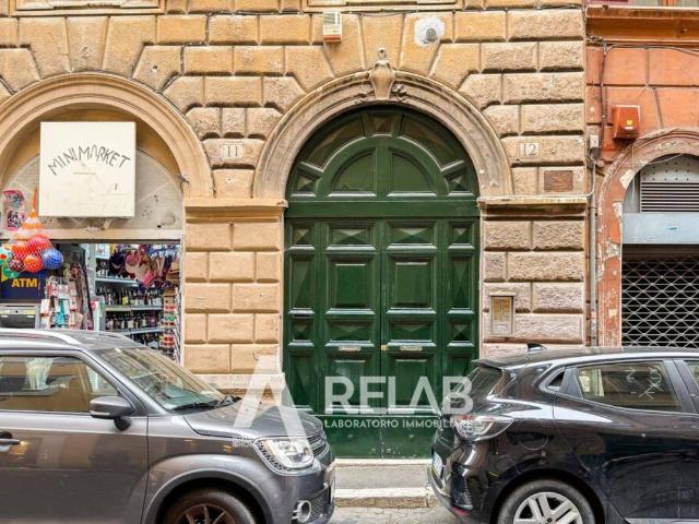 Appartamento in vendita a Roma RM