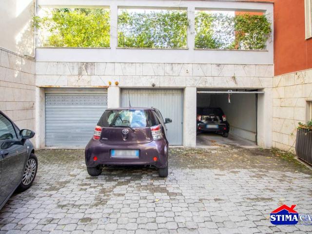 Appartamento in vendita a Roma RM