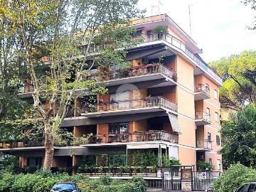 Appartamento in vendita a Roma RM