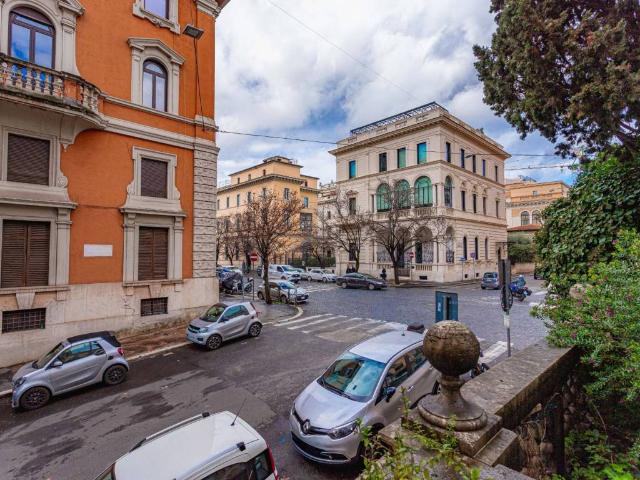 Appartamento in vendita a Roma RM