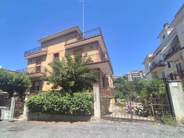 Appartamento in vendita a Roma RM