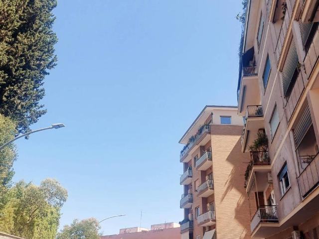 Appartamento in vendita a Roma RM