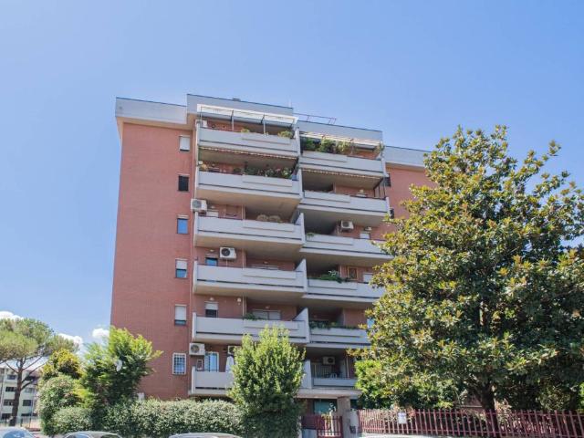 Appartamento in vendita a Roma RM