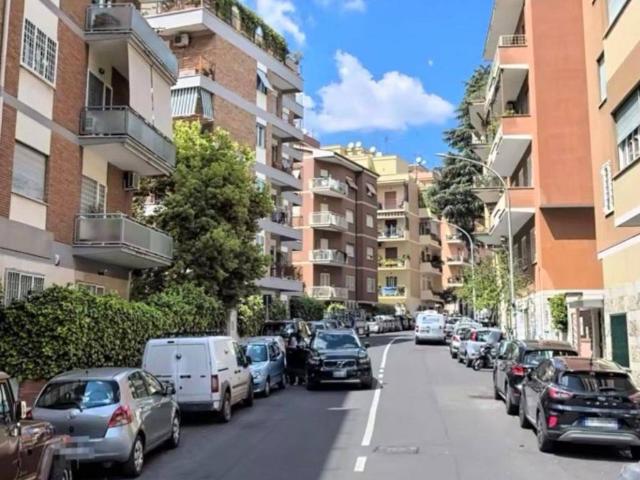 Appartamento in vendita a Roma RM