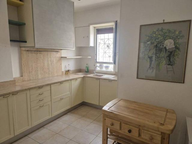 Appartamento in vendita a Roma RM