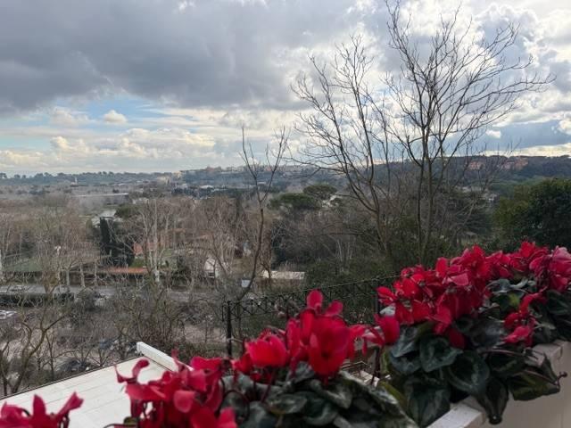Appartamento in vendita a Roma RM