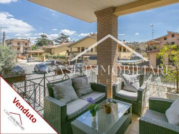 Appartamento in vendita a Roma RM