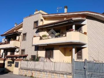 Appartamento in vendita a Roma RM