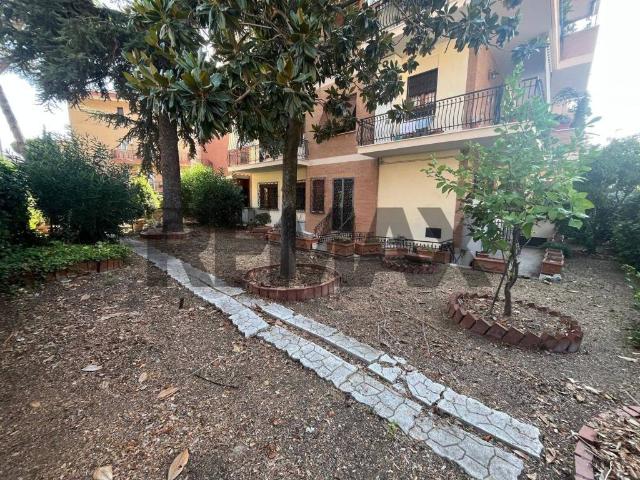 Appartamento in vendita a Roma RM