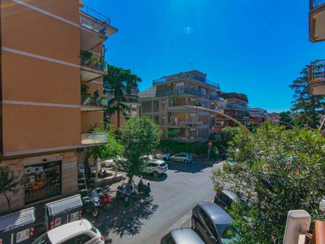 Appartamento in vendita a Roma RM