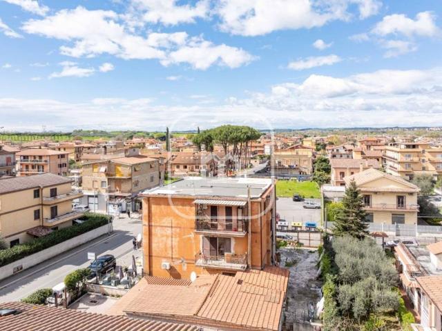 Appartamento in vendita a Roma RM