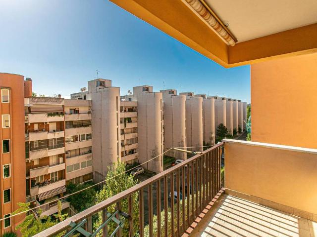 Appartamento in vendita a Roma RM