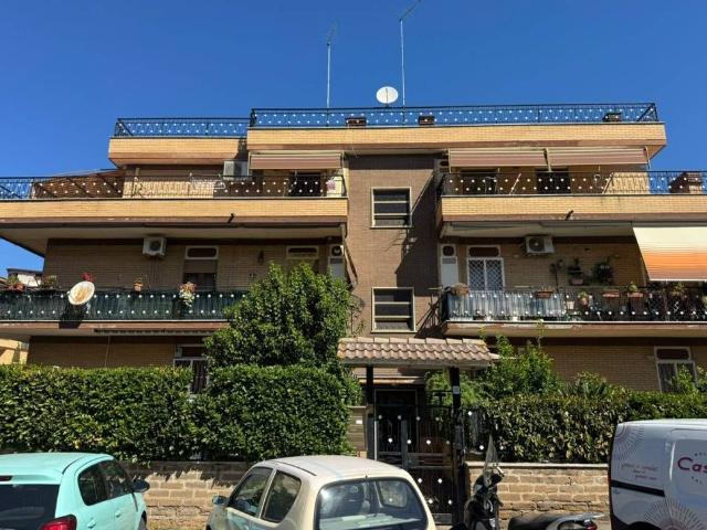 Appartamento in vendita a Roma RM