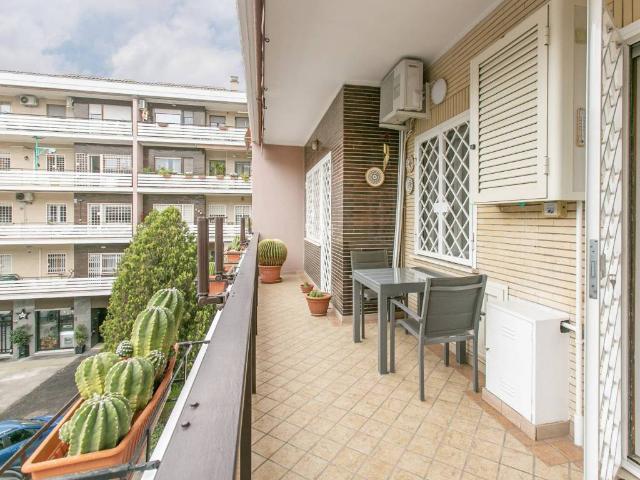 Appartamento in vendita a Roma RM