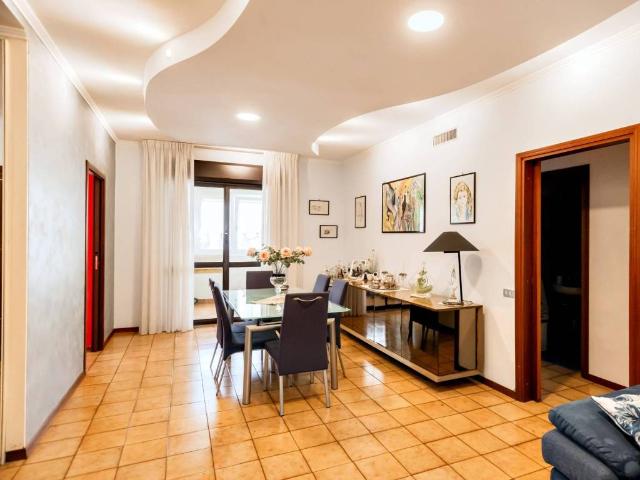 Appartamento in vendita a Roma RM