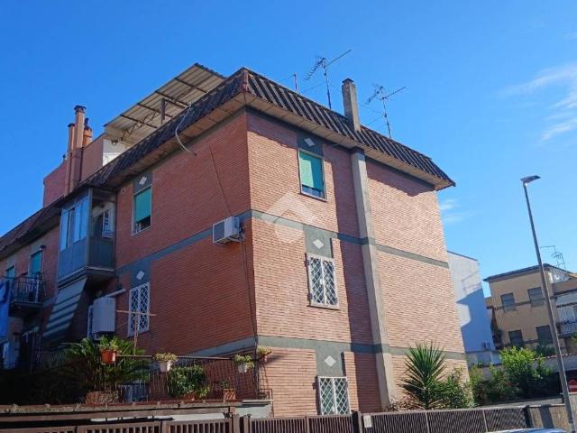 Appartamento in vendita a Roma RM