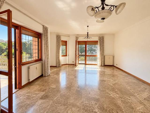 Appartamento in vendita a Roma RM