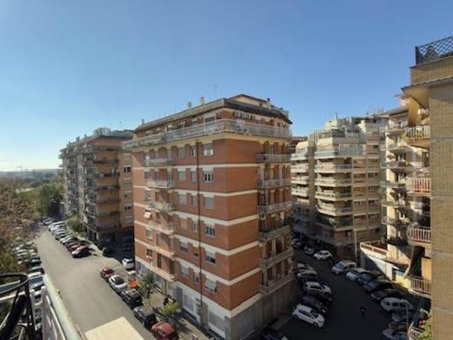 Appartamento in vendita a Roma RM