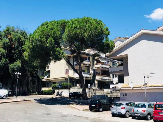 Appartamento in vendita a Roma RM