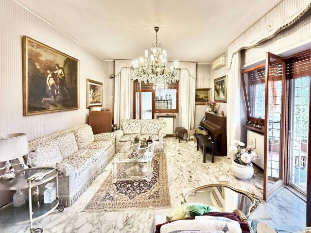 Appartamento in vendita a Roma RM