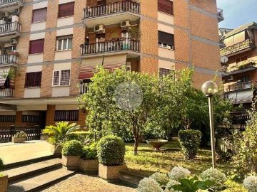Appartamento in vendita a Roma RM