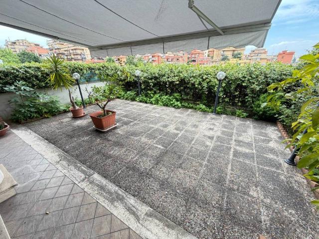 Appartamento in vendita a Roma RM