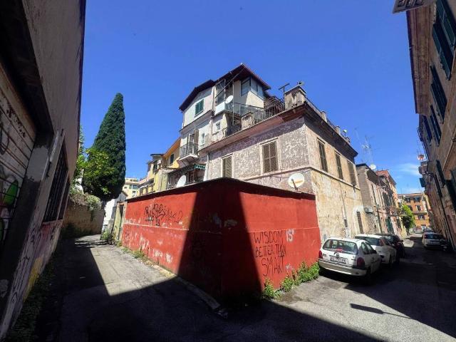 Appartamento in vendita a Roma RM