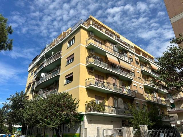 Appartamento in vendita a Roma RM