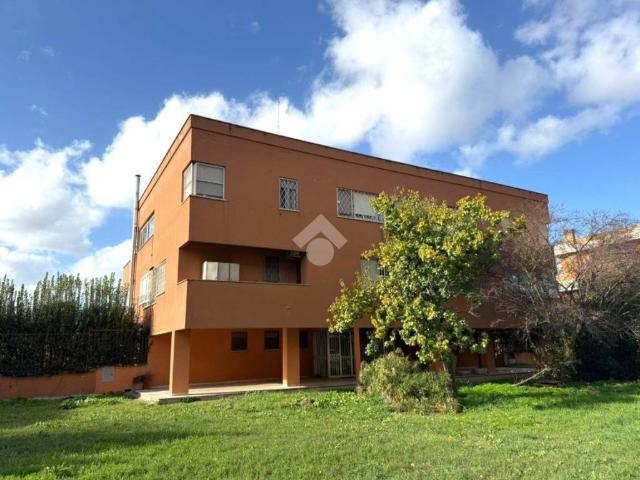 Appartamento in vendita a Roma RM