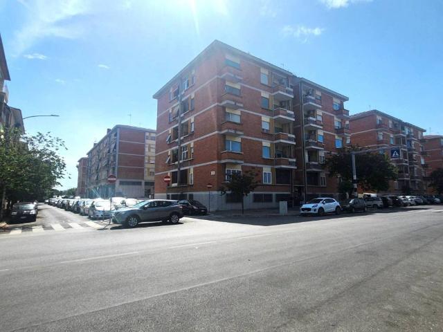 Appartamento in vendita a Roma RM