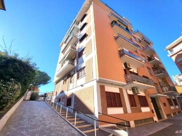 Appartamento in vendita a Roma RM