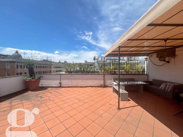 Appartamento in vendita a Roma RM