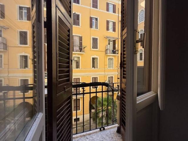 Appartamento in vendita a Roma RM