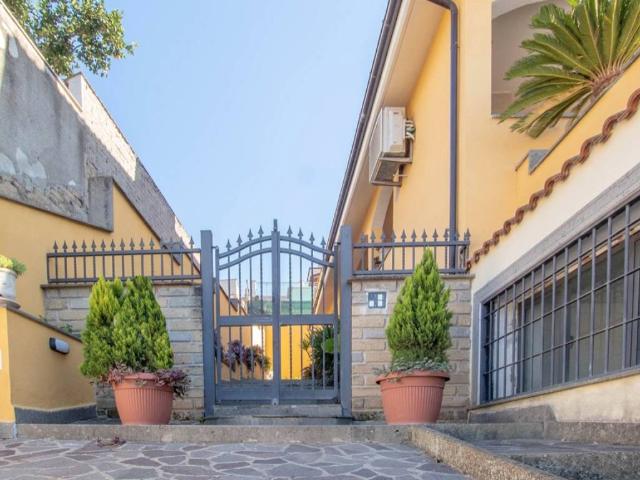 Appartamento in vendita a Roma RM