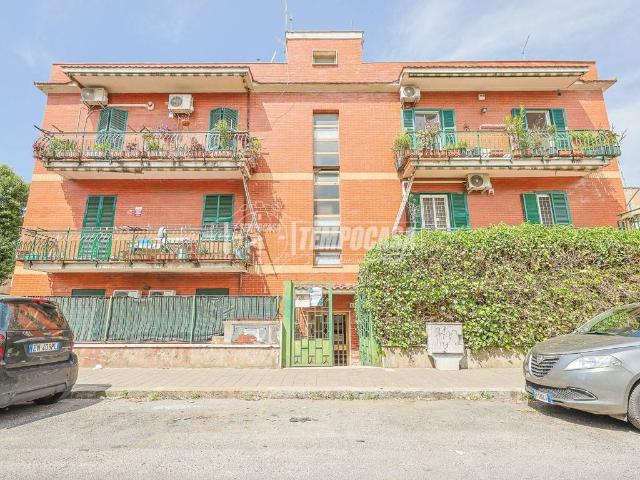 Appartamento in vendita a Roma RM