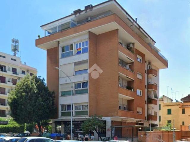 Appartamento in vendita a Roma RM