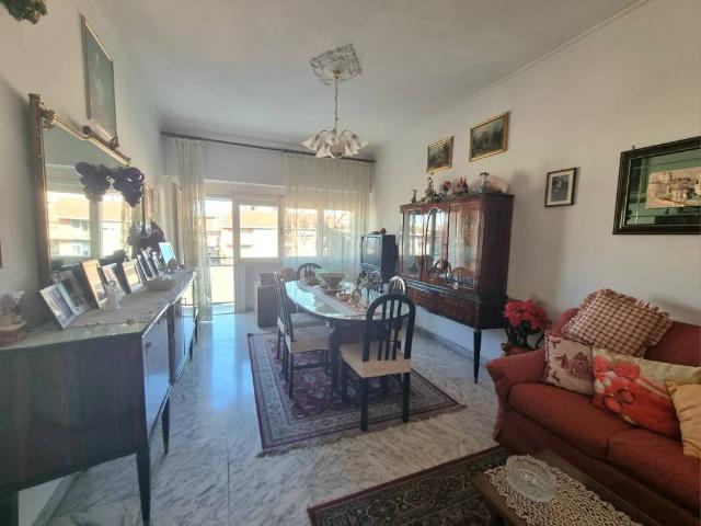 Appartamento in vendita a Roma RM