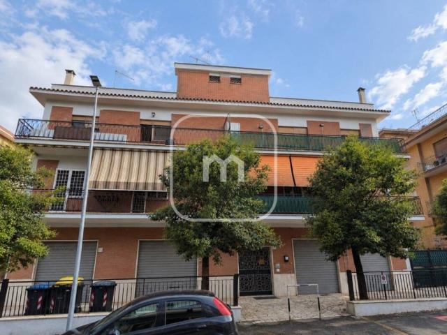 Appartamento in vendita a Roma RM