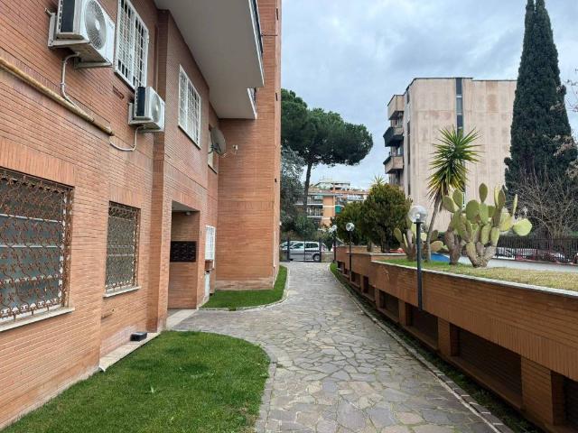 Appartamento in vendita a Roma RM