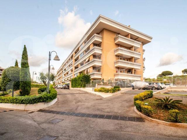 Appartamento in vendita a Roma RM