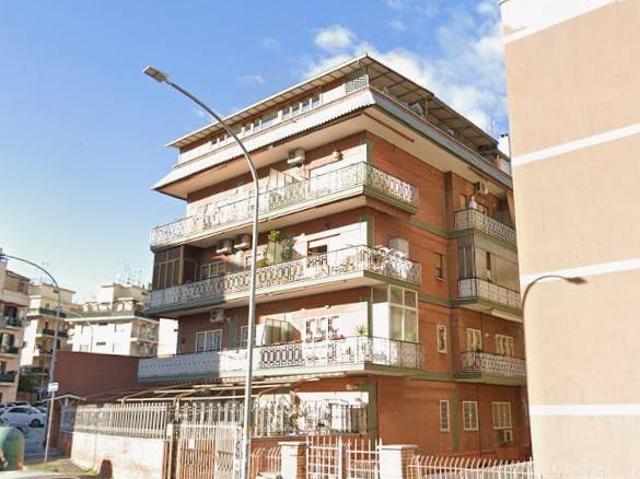 Appartamento in vendita a Roma RM