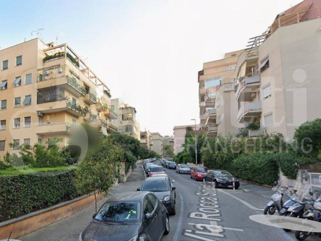 Appartamento in vendita a Roma RM
