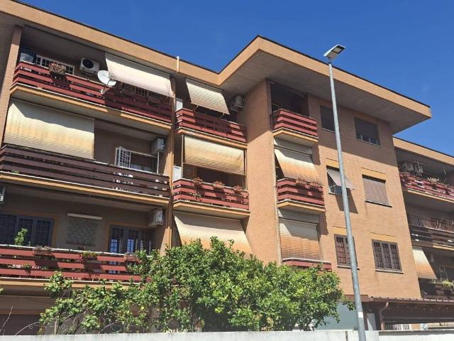Appartamento in vendita a Roma RM