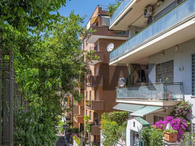 Appartamento in vendita a Roma RM
