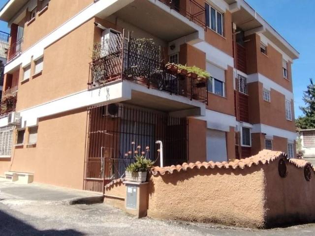 Appartamento in vendita a Roma RM