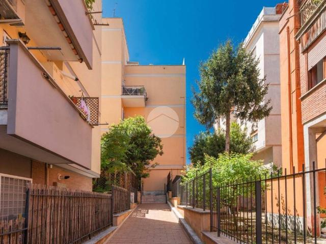 Appartamento in vendita a Roma RM