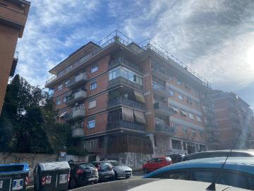 Appartamento in vendita a Roma RM