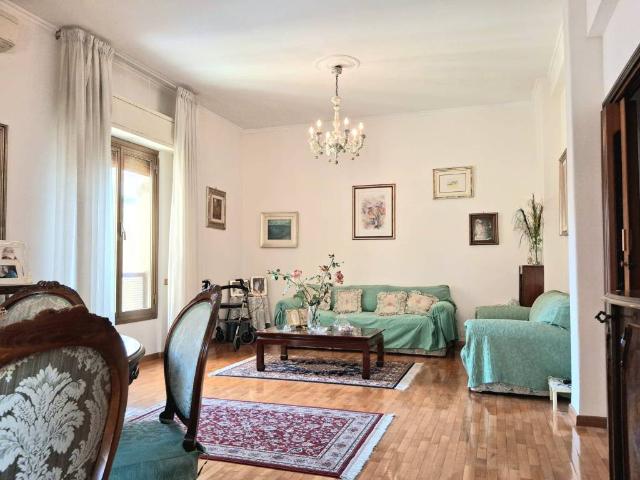 Appartamento in vendita a Roma RM